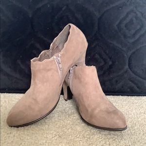 Aerosoles 3in Taupe heel bootie